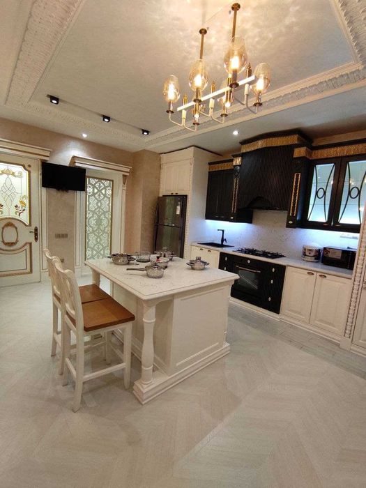 4-xonali kvartira, 185 m², Toshkent, Shayxontohur tumani, ijaraga