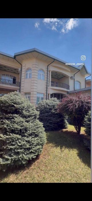 9-комнатный дом, 600 м²