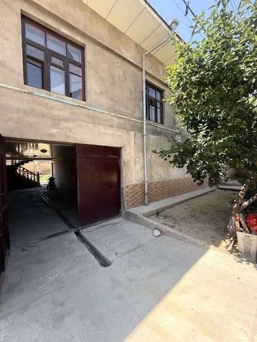 8-комнатный дом, 180 м²