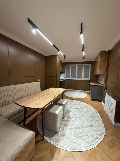 3-xonali kvartira, 82 m²