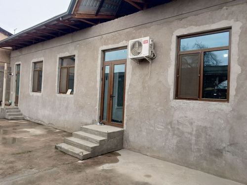 5-room house, 2400 m²