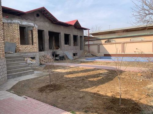 8-xonali uy, 600 m²
