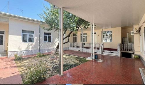 8-room house, 3930 m²