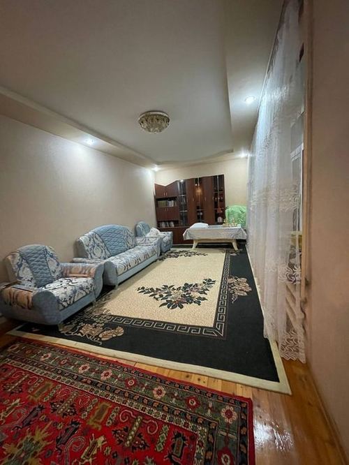 5-room house, 3.7 m²