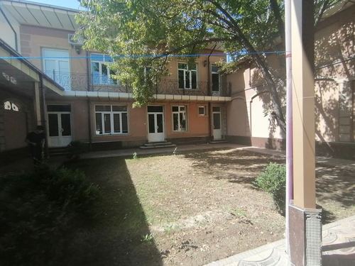 7-room house, 250 m²