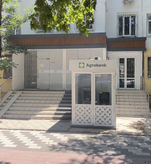 Арендага нотурар жой , 59 кв, парковка, решетка, ремонт қилинган