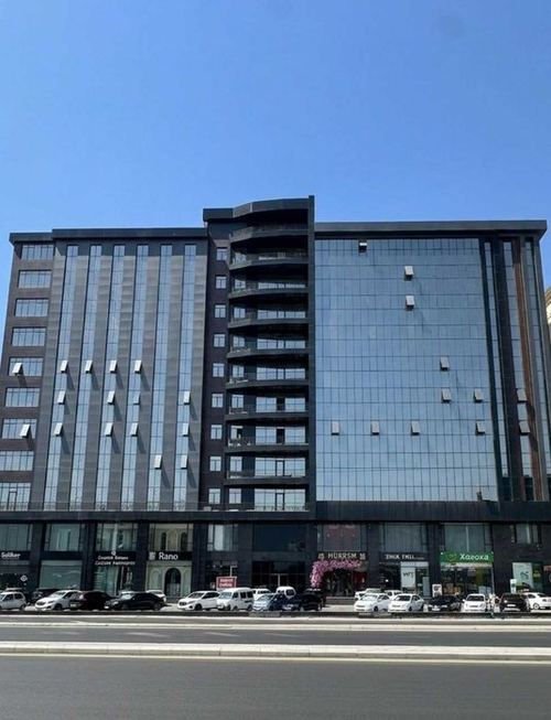 Tijorat binosi 240 m² | Marakand | 3 qavat | Egasi