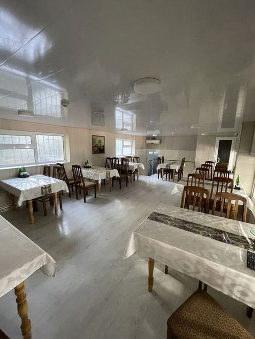 Kafe ijaraga beriladi