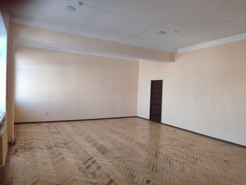 офис 70м2 центральная улица 1-линия ofis 70m2 markaziy kocha 1-qatorda