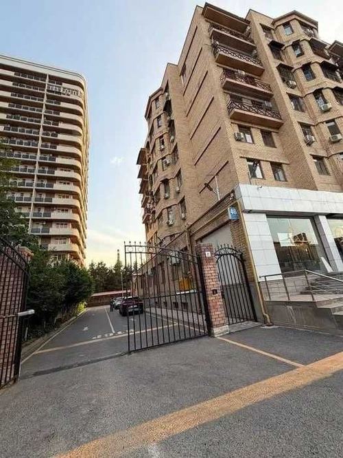 4-xonali kvartira, 125 m²