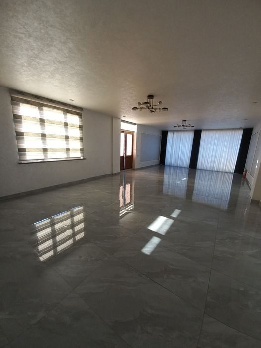 Ижарага жой Терасса 200м²130м²Г.Узоков билан Кукча ораси 4-этажда