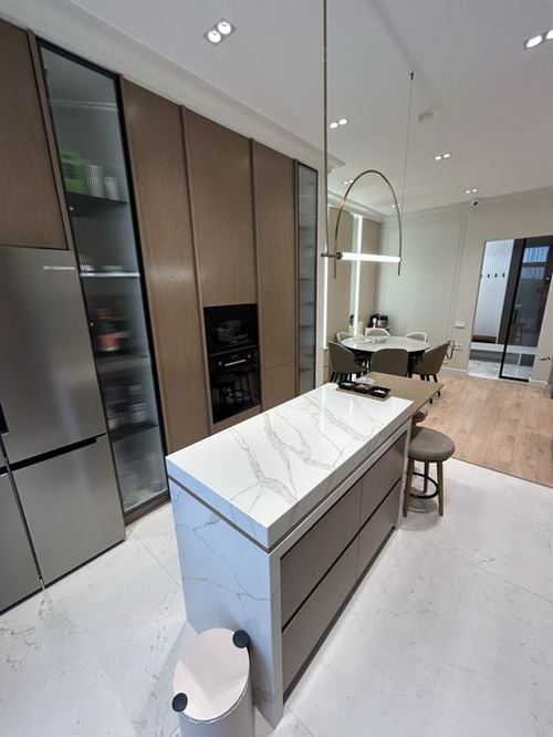 4-xonali kvartira, 130 m²