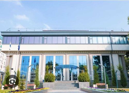 Сдаётся здание под университет или под учебный центр на площади Хадра