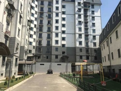 4-xonali kvartira, 130 m²