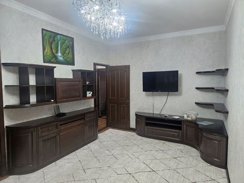 3-xonali kvartira, 70 m²