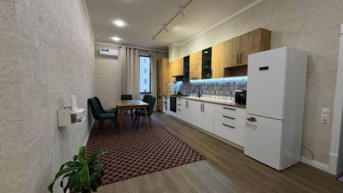 3-xonali kvartira, 100 m²