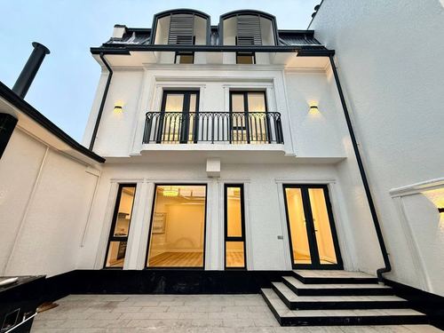 6-комнатный дом, 360 м²