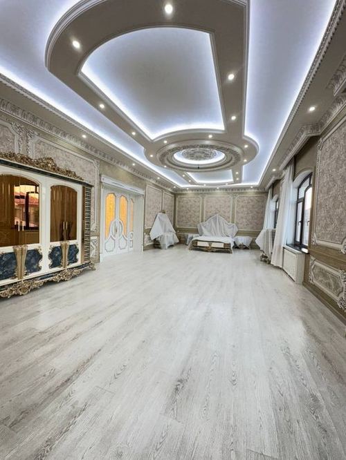 10-комнатный дом, 700 м²