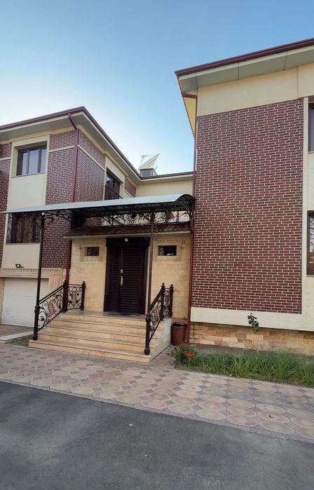 5-комнатный дом, 400 м²