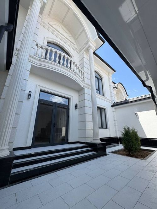 6-комнатный коттедж, 300 м²
