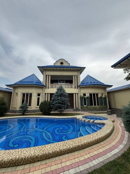 6-комнатная дача, 600 м²