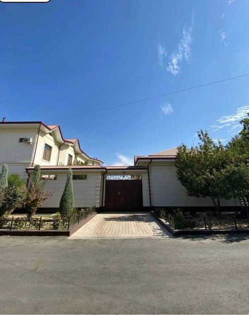 12-комнатный коттедж, 500 м²