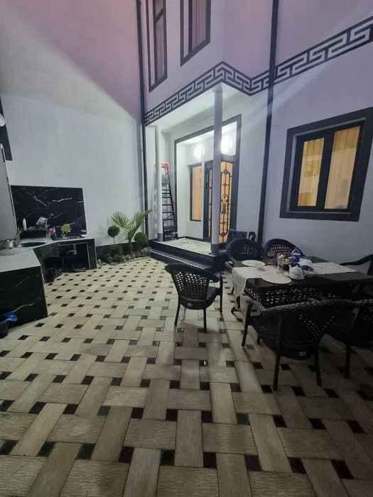 4-комнатный коттедж, 160 м², Ташкент, Юнусабадский район, на продажу