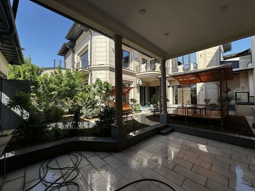 5-xonali uy, 300 m²