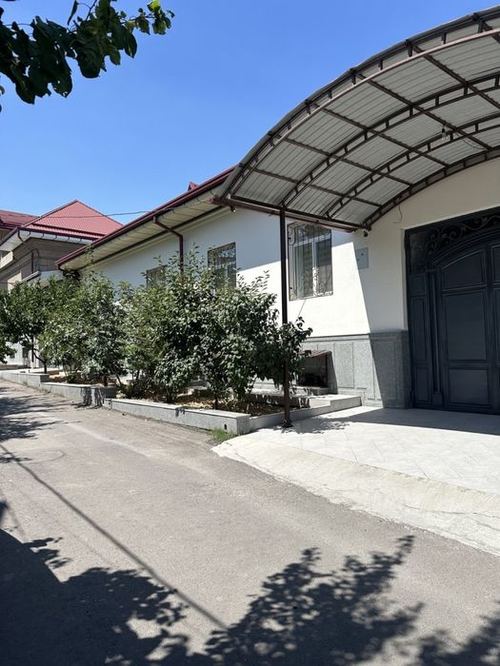 9-xonali uy, 600 m²