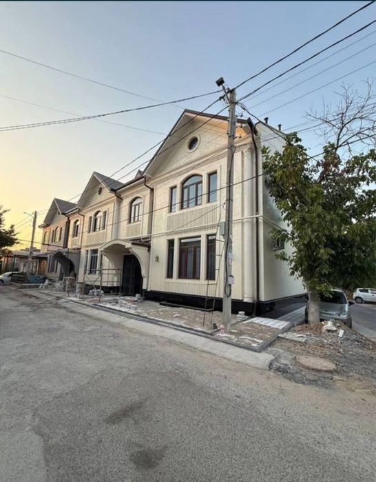 5-комнатный дом, 240 м², Ташкент, Юнусабадский район, на продажу
