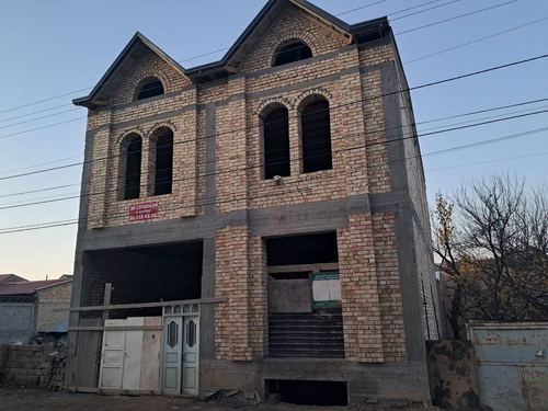 7-комнатный дом, 300 м²