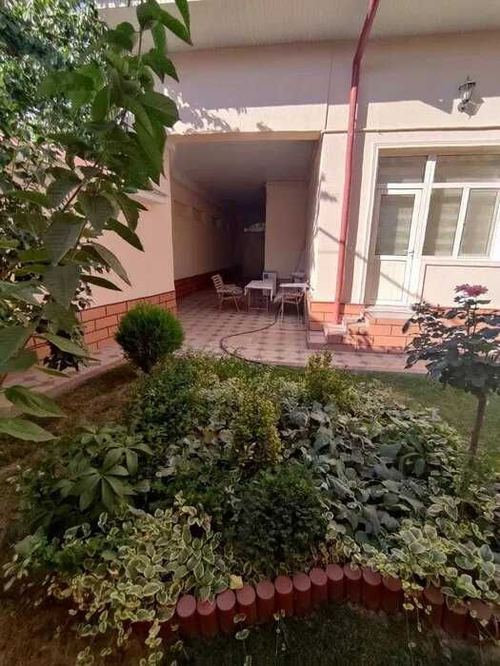 4-xonali uy, 250 m²