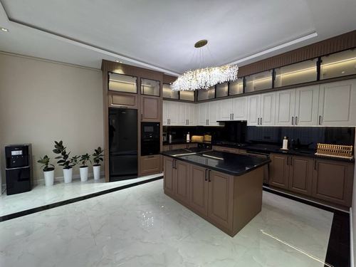 6-комнатный дом, 260 м²