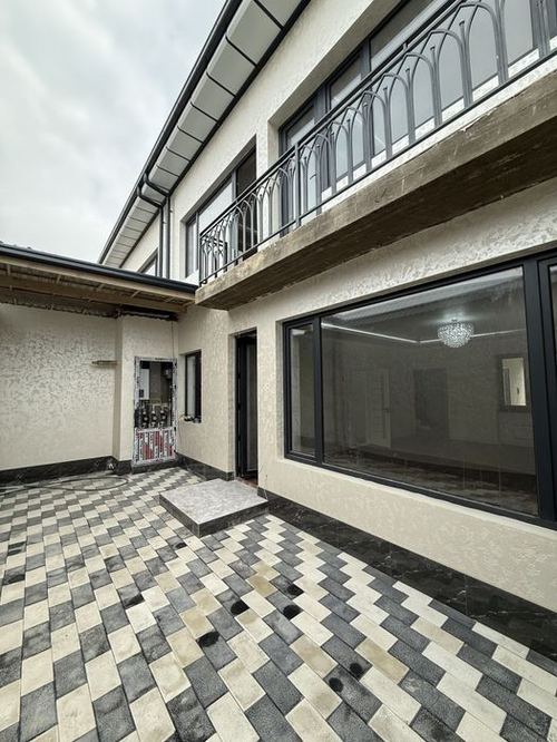 6-комнатный коттедж, 200 м²