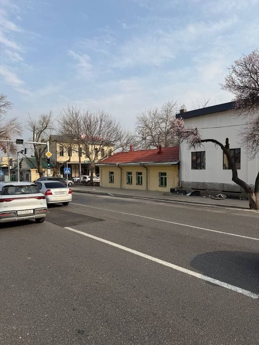 Бадамзар вдоль дороги 3,4 сотки ,Казы махалля