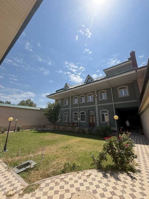 8-room house, 700 m²