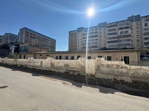 Yunsobod 16 kivartilda nijilo'y yer sotiladi 2 tomoni ko'cha fasati 60
