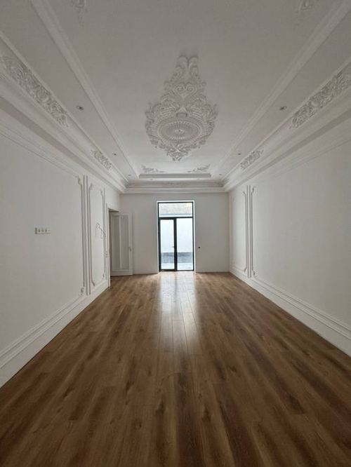 7-комнатный дом, 350 м²