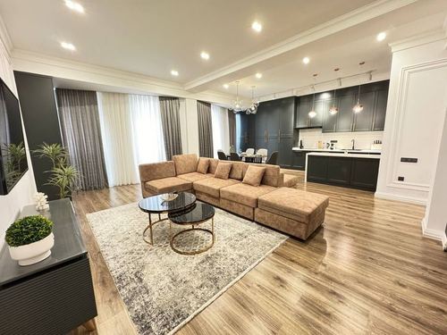 3-xonali kvartira, 130 m²