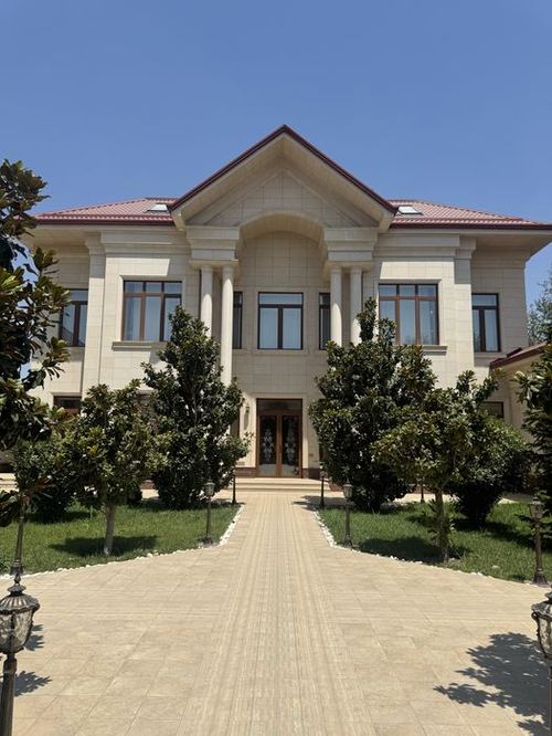 12-комнатный дом, 1500 м²