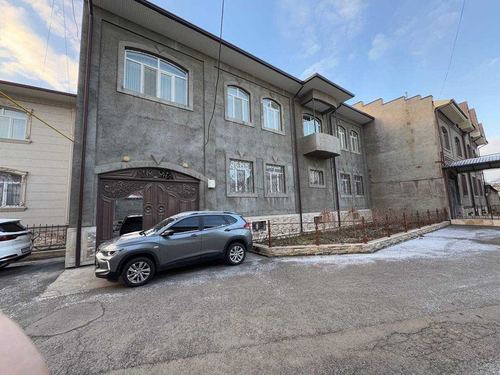10-комнатный дом, 600 м²