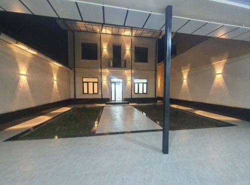 6-комнатный коттедж, 300 м²