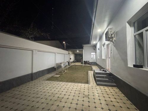5-комнатный дом, 2500 м²