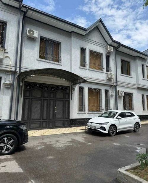 5-комнатный коттедж, 210 м²