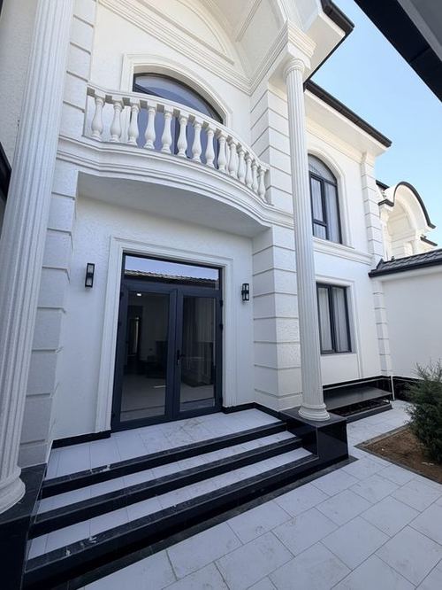 5-комнатный дом, 250 м²