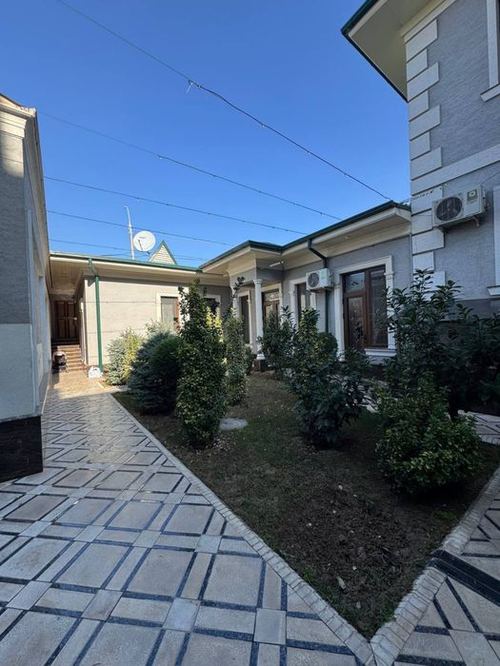 7-комнатный дом, 300 м²