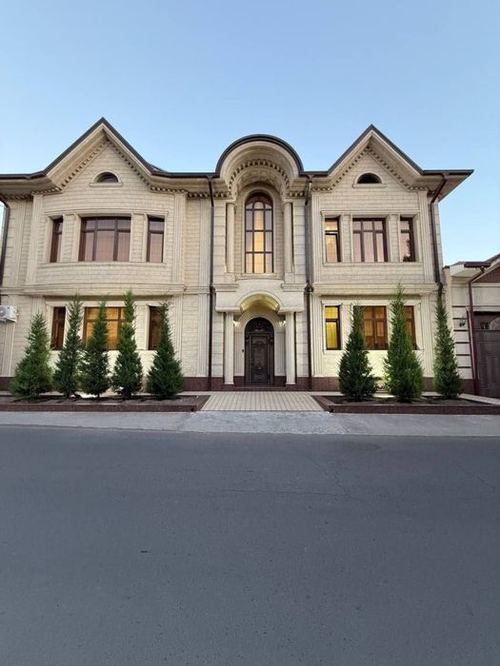 7-комнатный дом, 650 м²