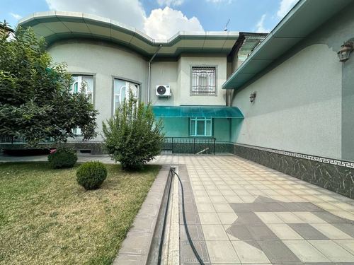 8-комнатный дом, 6 м²