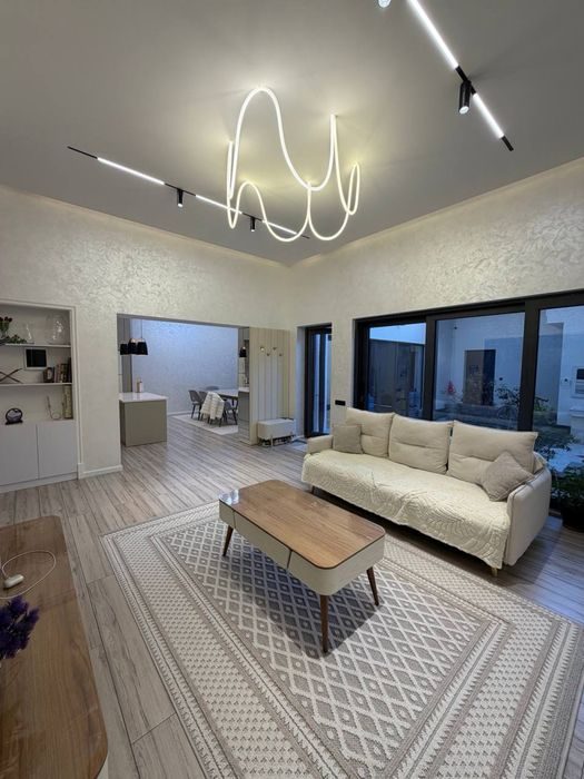 6-комнатный дом, 350 м², Ташкент, Юнусабадский район, на продажу