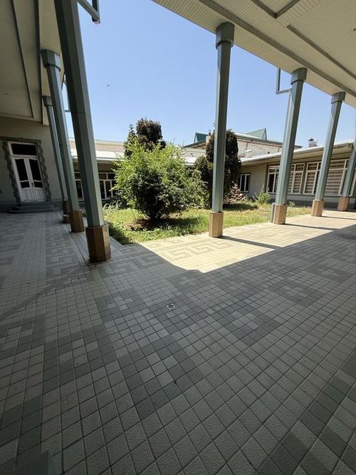 12-xonali uy, 600 m²